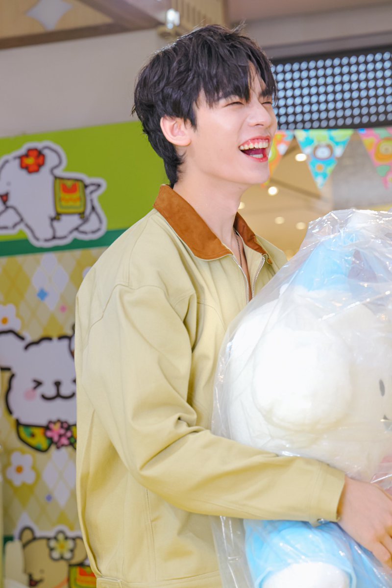 centralwOrld's tweet photo. พี่ป๋อของอุนแม่ หนูอยากได้อะไรลูก
TEETEEPOR WITH MALTESE WORLD
#MalteseWorldxTeeTeePor
#MalteseWorldTourTH
#MalteseWorld #Twnpich #PorSuppakarn
#centralwOrld https://t.co/lb6Mh3z7Rb