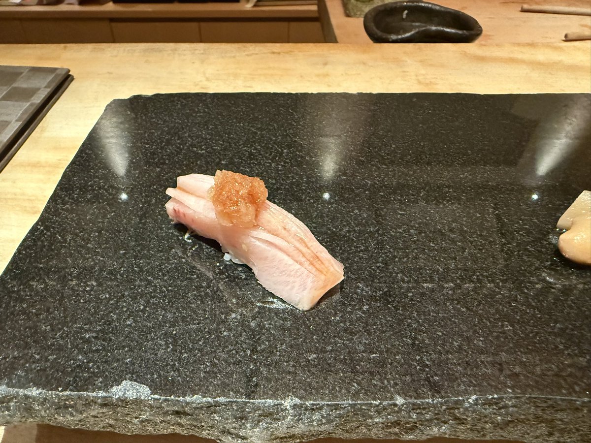 D_MHW_DBS's tweet photo. やっぱり寿司が好き https://t.co/MElHxwQaBL