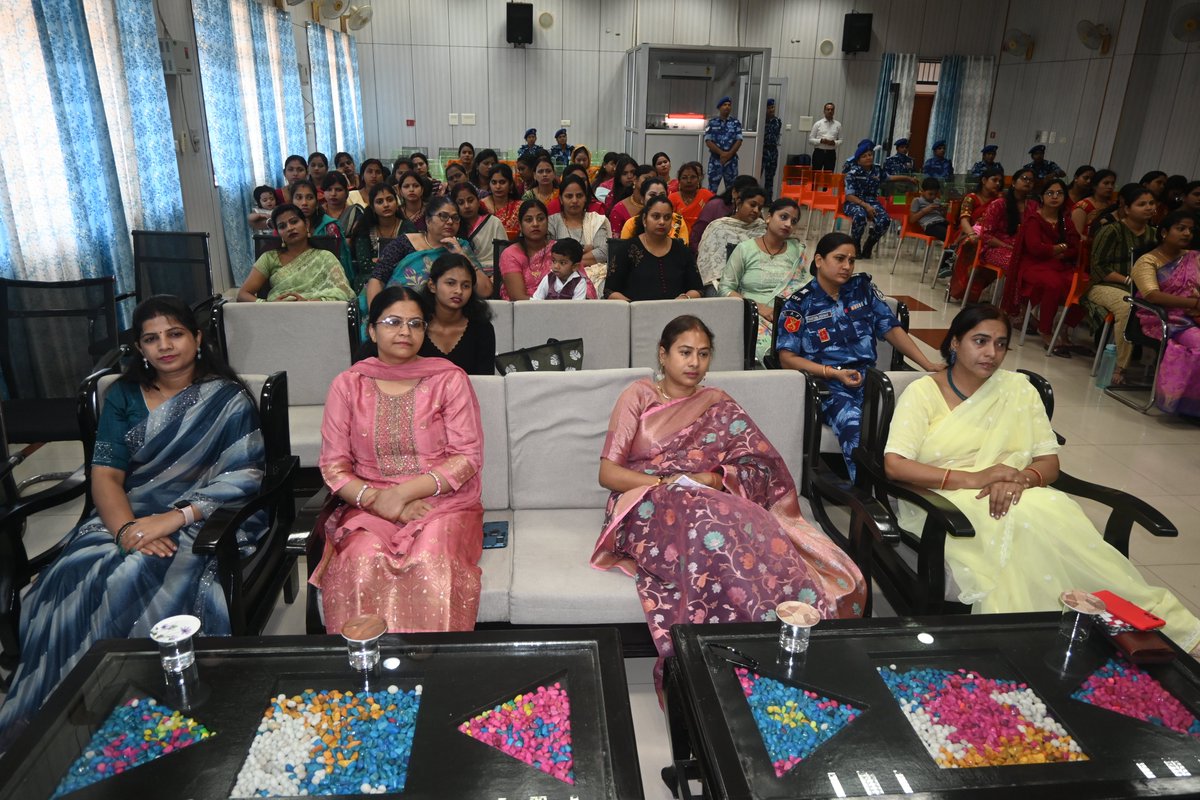 RCWA106RAF tweet media