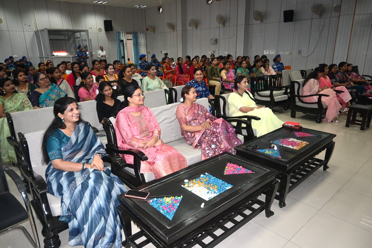 RCWA106RAF tweet media