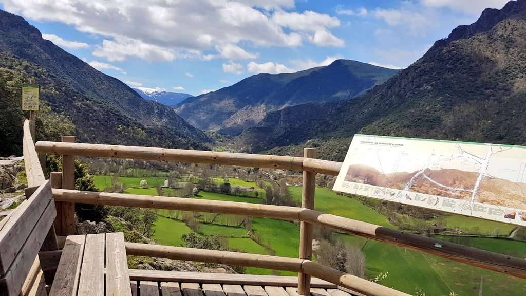 neowiffi's tweet photo. Enamorada de les vistes desde el Mirador Gorges del riu Ladorre 🔝💚💙💚🌱🌿🌱😍 #Arros #ValldeCardos #PicdelCaubo @visitpallars @AmicsPirineu @pnaltpirineu https://t.co/tF57QRFuRQ