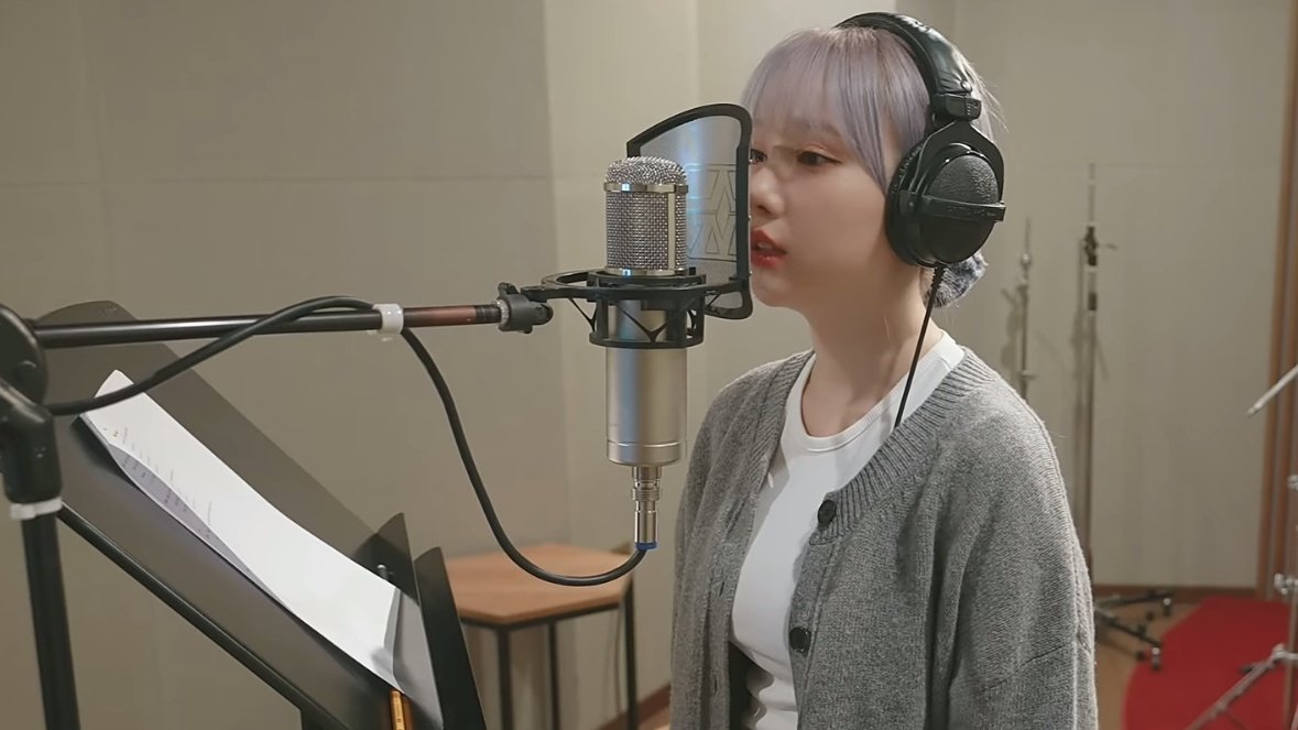 eunhasbeloved's tweet photo. maybe it's not the right time to say this but thank you to eunhea for being a really good hearted and wonderful person... for lovingly participating in this song made for her even though she is not as close to moonbin as umji and sinb...

#EUNHA #은하 #비비지 #VIVIZ #여자친구 https://t.co/FdI5qA2ZS6