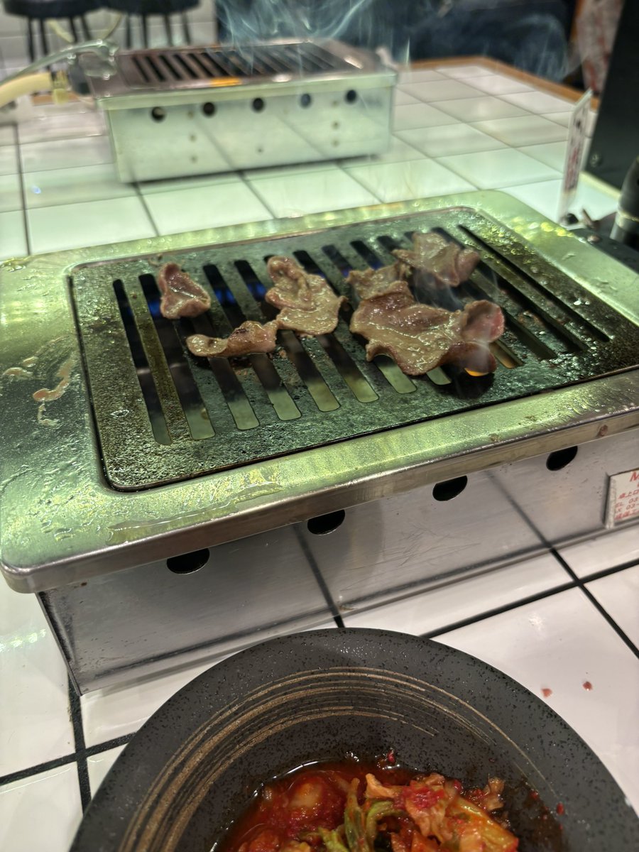 Twitch108's tweet photo. ただで食う焼肉ほど美味いものはない🥰 https://t.co/lHdZZGqIti