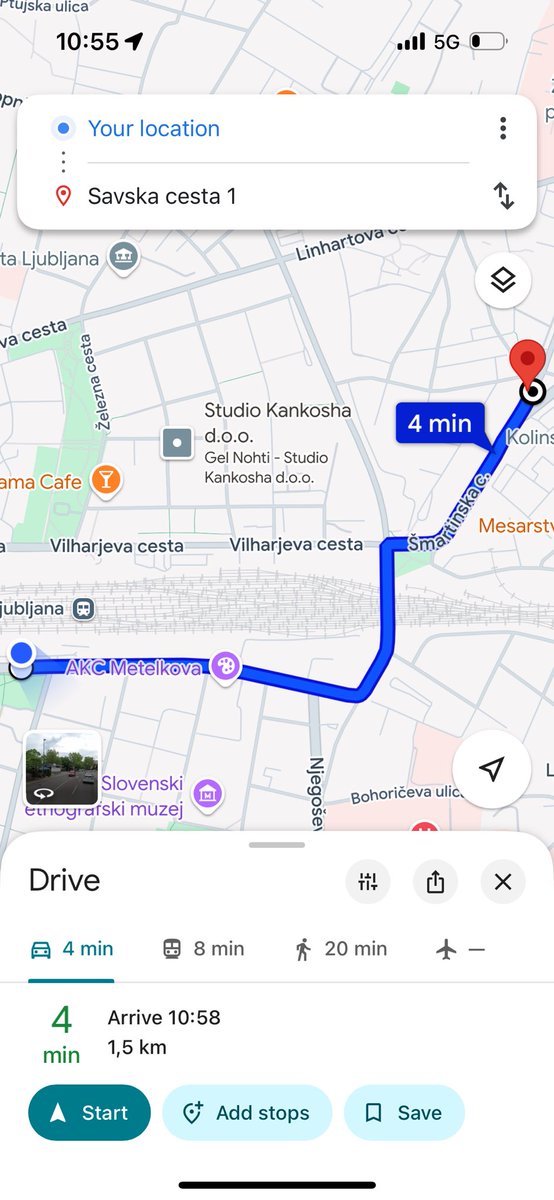 Na železniški postaji v LJ je danes ena starejša gospa z berglami in približno sedem/osem let staro punčko vprašala taksista, koliko stane vožnja do Savske ceste 1. Odgovor: “15 evrov.” Gospa je nekaj pokomentirala in odšla stran. 15 evrov!? 🙈