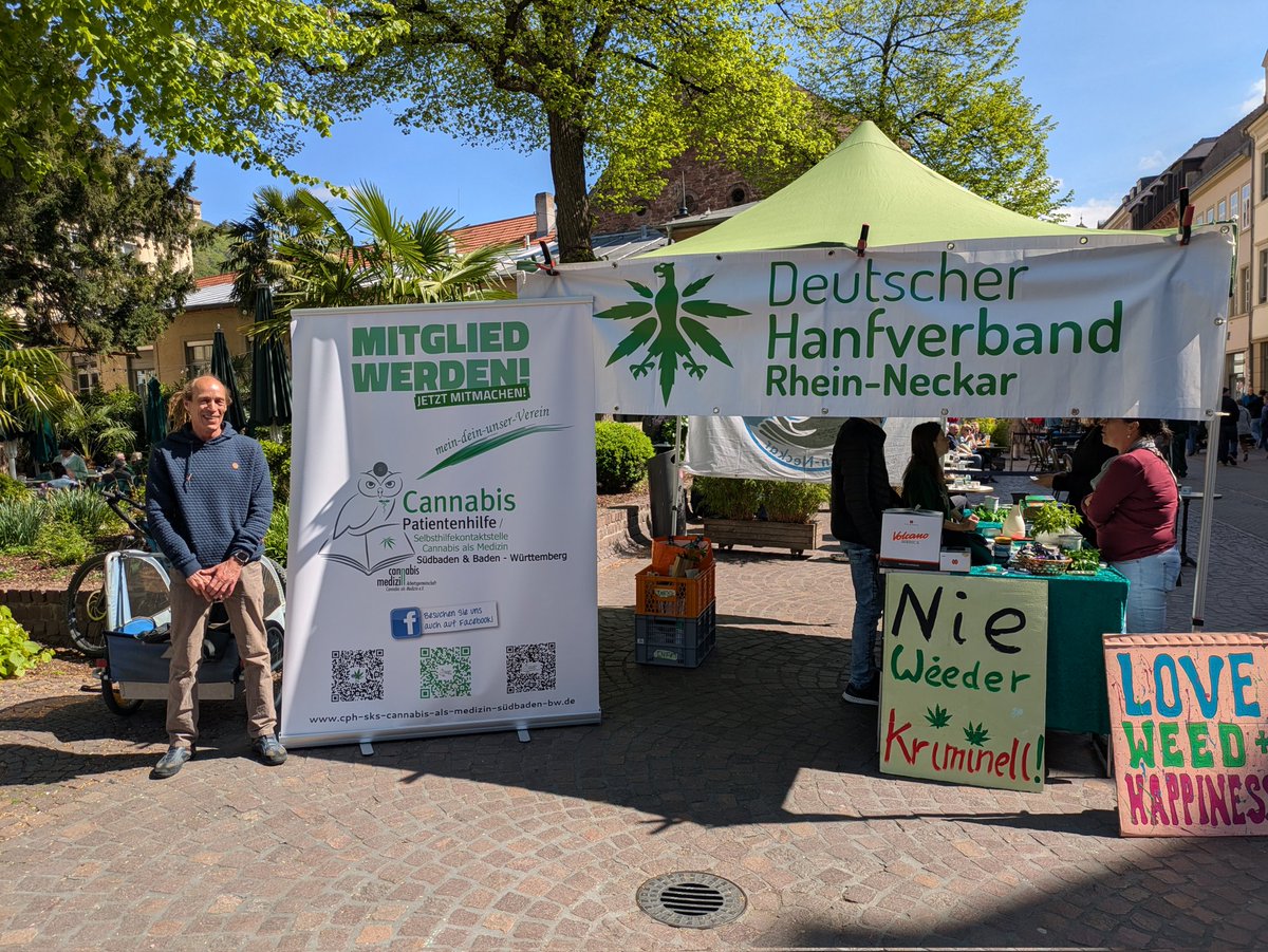 HanfverbandRN's tweet photo. #infotisch #cannabiskultur #superboof #heidelberg @hanfverband https://t.co/T1QQMgBTo7