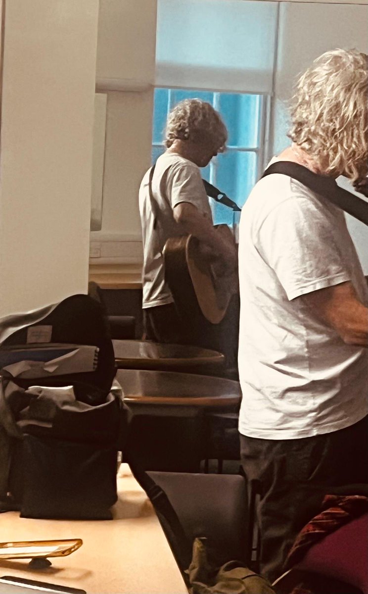 Dressing room vibes!
Last of a run of four solo shows, tonight in Glasgow. It’s been some road trip so far. About another eight shows left of this intimate evening with myself tour. Thanks for all the love and support you’ve all shown me.
Jp