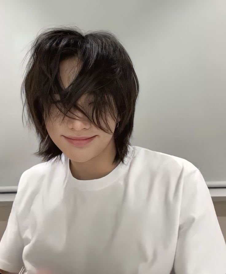 jeongintequiero's tweet photo. — hyunin os 🔞 ( omegaverse )

jeong!n arde por dentro, y hyunj!n es el único que puede calmarlo…

pero cuando por fin lo tiene entre sus brazos, descubre que no quiere solo aliviarlo—quiere fundirse con él, hacerlo suyo más allá del cuerpo. https://t.co/H1WnnJBUYF