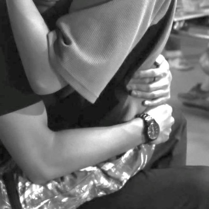 jeongintequiero's tweet photo. — hyunin os 🔞 ( omegaverse )

jeong!n arde por dentro, y hyunj!n es el único que puede calmarlo…

pero cuando por fin lo tiene entre sus brazos, descubre que no quiere solo aliviarlo—quiere fundirse con él, hacerlo suyo más allá del cuerpo. https://t.co/H1WnnJBUYF