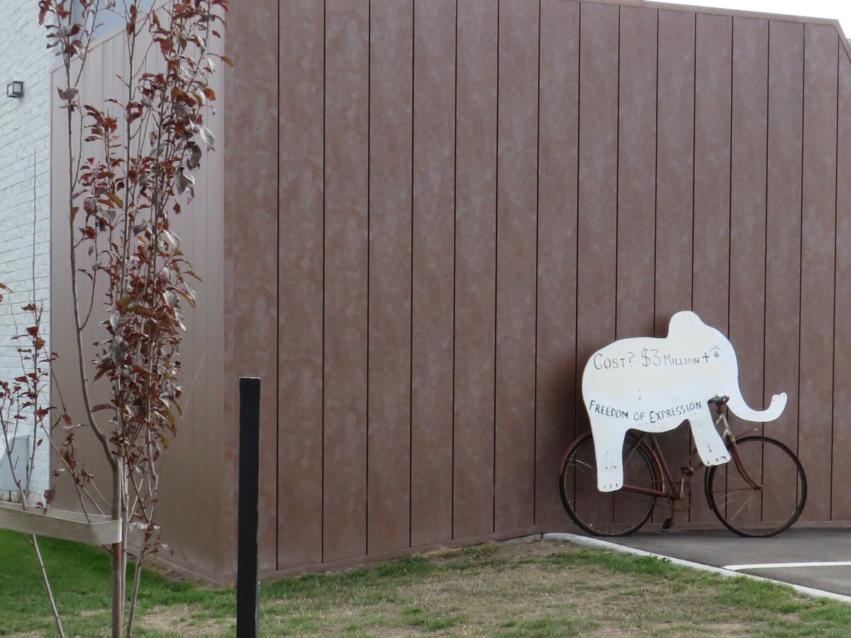 The 1 Anzac Drive Commentary Elephant has returned...

#georgetowntasmania #artprotest