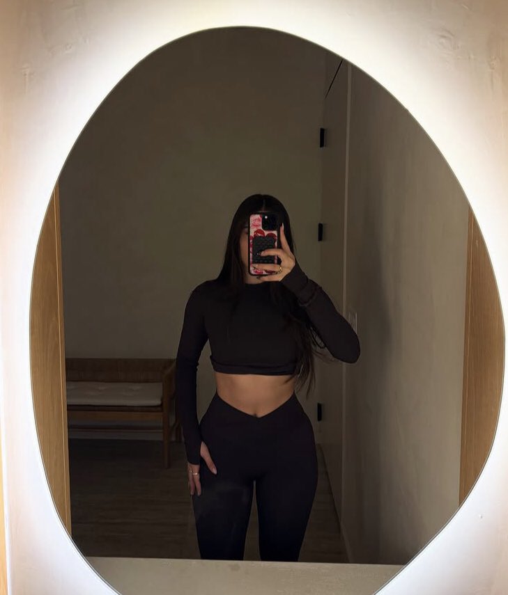 yourhighnessbd's tweet photo. Keine Frau wird dir jemals in die Hose greifen also lass mich in deine Ersparnisse greifen. Gib mir deine Zukunft, Skalve https://t.co/APlXaeIxOP