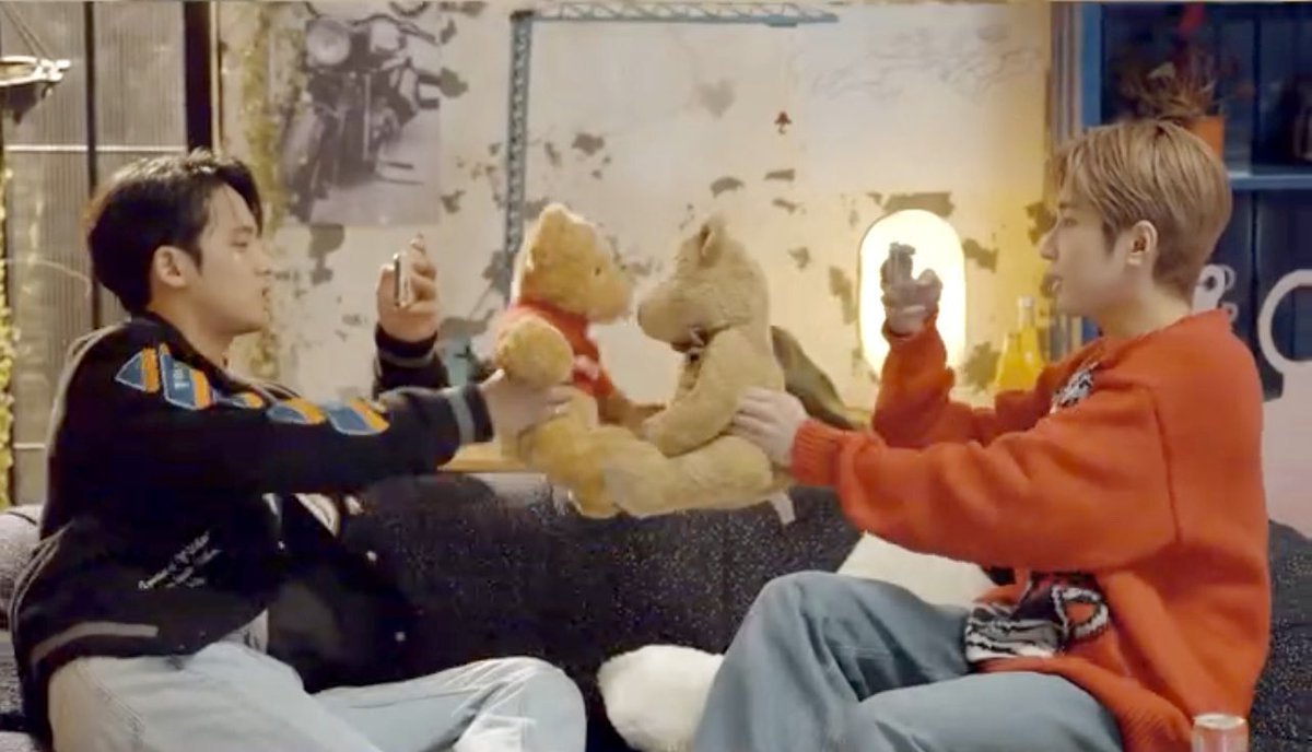 Minwon and their Bear Cubs 
—a filo #minwon series

life of minwon as parents to their not-so-little bear cubs: Sän, Jenö and Sünoö 🤍🧸