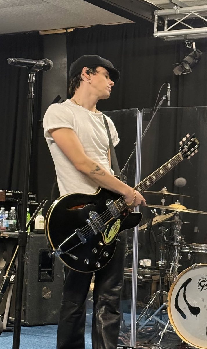 YUNGBLUD (@yungblud) on Twitter photo 