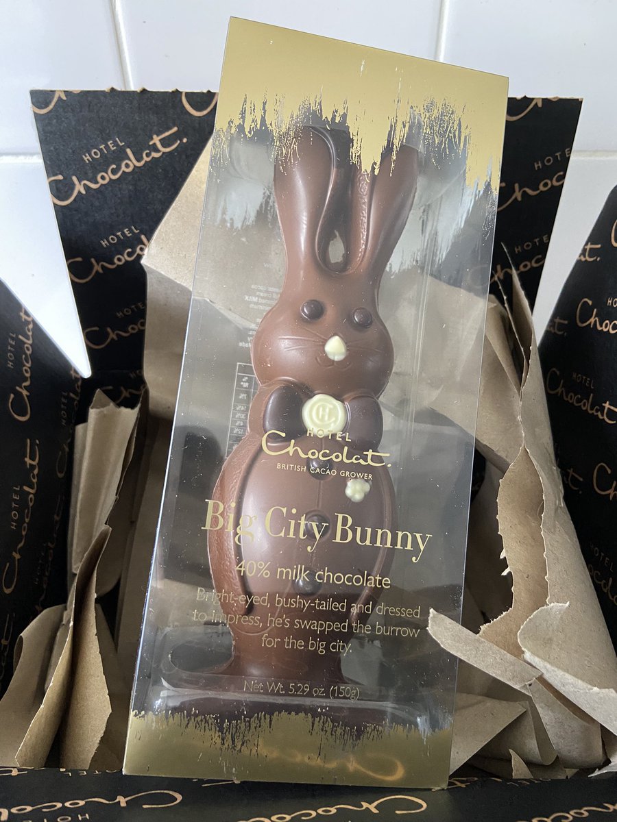 Thank you so much Evie &amp; Mog <a href="/moggymainecoon/">Princess Morgan and Lady Evie</a> for my Easter bunny 🐰 It looks delicious 🤤 tho I will feel slightly guilty about biting its head off. I hope <a href="/MirandaCColes/">Miranda C</a> gives you lots of ear, head or belly rubs (depending on your preferences) as well as special Easter treats 😊