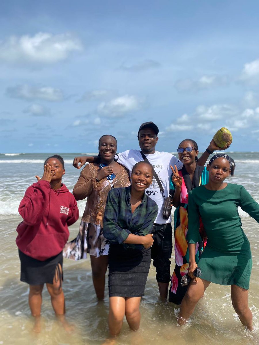No laptops in sight…..just coconut, blazing sun, plenty food, sand acting like it paid rent in our shoes, and clothes wetter than our eyes during project week
☀️🌴🍲

One session down, break well-deserved
#MitaSchool