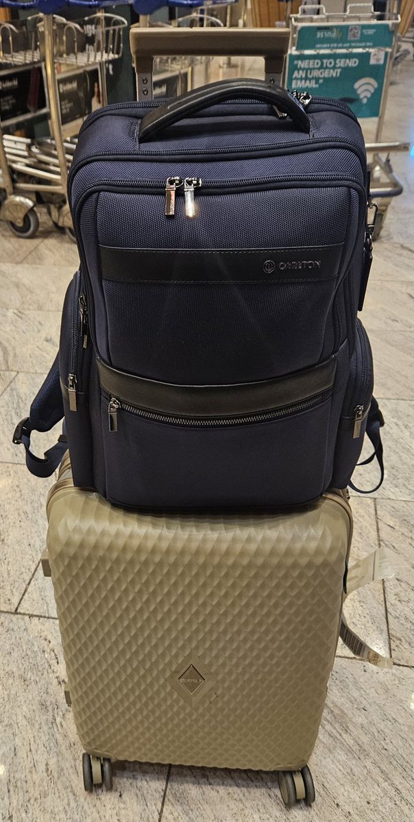 Gayathri_Nathan's tweet photo. Chennai to Vietnam luggage Vs Vietnam to chennai luggage 🫣
#VietnamTrip2025
#TimeToReturn https://t.co/6gkuZVAgTk