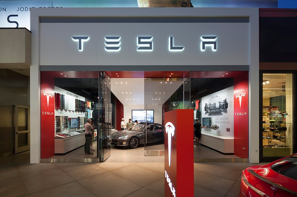 ⚫️"TESLA RITARDA LA PRODUZIONE DEL MODEL Y ECONOMICO NEGLI STATI UNITI: LE ULTIME NOVITÀ"