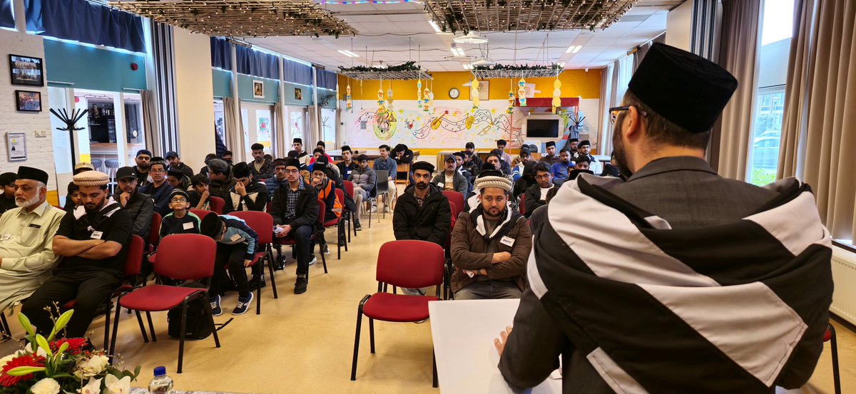 WeertAMJO's tweet photo. De *Regionale Ijtema van Regio Tahir* is vandaag van start gegaan.  
Een gelegenheid waarin Khuddam en Atfal samenkomen voor educatie, spirituele groei en versterking van broederbanden.  

Moge Allah deze ijtema tot een bron van zegeningen maken.  

#RegionaleIjtema #RegioTahir https://t.co/9KZkXGzL7L