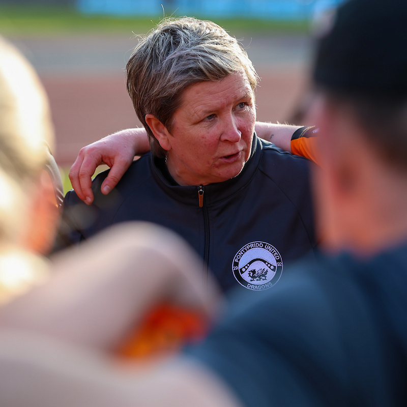 AdranLeagues's tweet photo. 💬 "The young players have really enjoyed it. They want to learn, they want to work hard. They are at an age where they don’t fear anybody."

@PontyUnitedW boss Claire O'Sullivan says her young side are ready for the challenge of the #GeneroAdranLeagues promotion play-off ⤵️