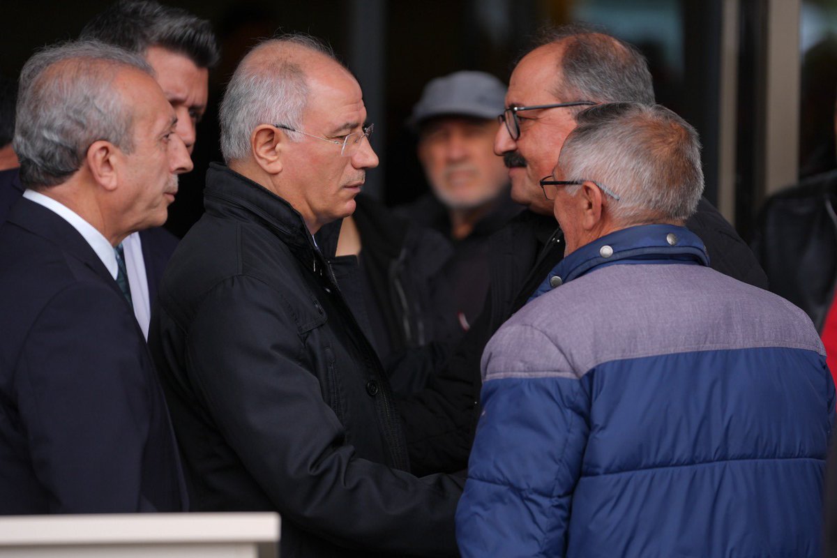efkanala's tweet image. Sn. Sırrı Süreyya Önder’i tedavi gördüğü hastanede ziyaret ettik. Bu vesileyle kendilerine ve ailesine bir kez daha geçmiş olsun dileklerimi iletiyor, bir an önce sağlığına kavuşmasını diliyorum.