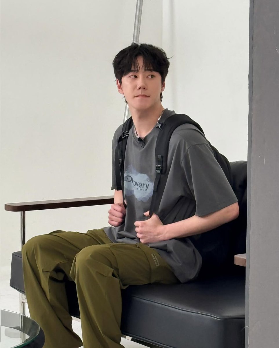 ssswong3's tweet photo. 2025.04.19. Junyoung's ig (1)
https://t.co/orsGSR9A8U

"#Advertisement #Discovery # Freshvent T-shirt"

#이준영 #LEEJUNYOUNG https://t.co/qoHh8w1HCd