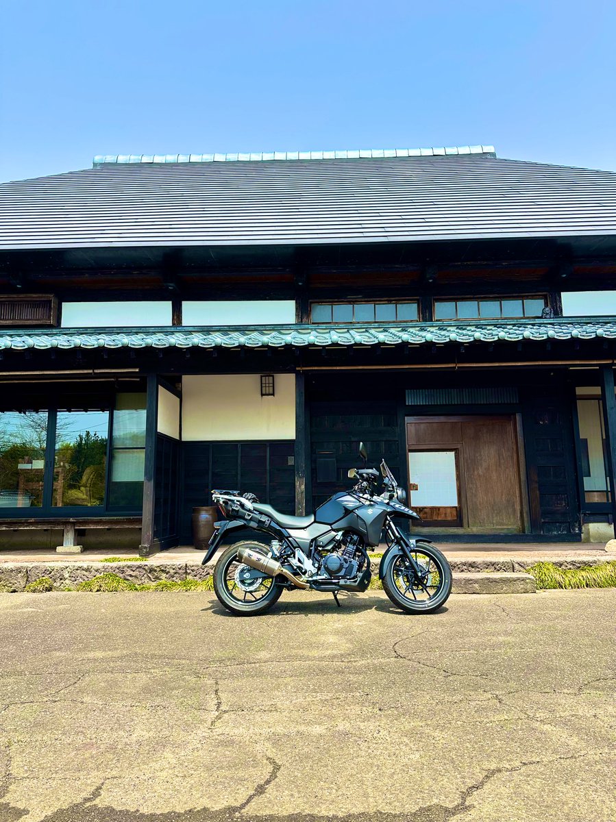 vanvan_rv200's tweet photo. マッタリが似合うおバイクよねぇ〜😌
 #vストローム250 https://t.co/7l207ThFeF