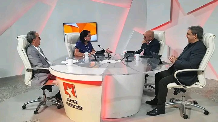 EspinosaDanis's tweet photo. El programa Mesa Redonda estuvo dedicado al Proceso de Ingreso a la #EducaciónSuperior. La Educación Superior en #Cuba dispondrá de más de 100 000 plazas en 113 carreras universitarias y 65 programas de ciclo corto para el curso 2025-2026 #SomosULT #UniversidadCubana #Capitulo30 https://t.co/n3IcEQ4eXb