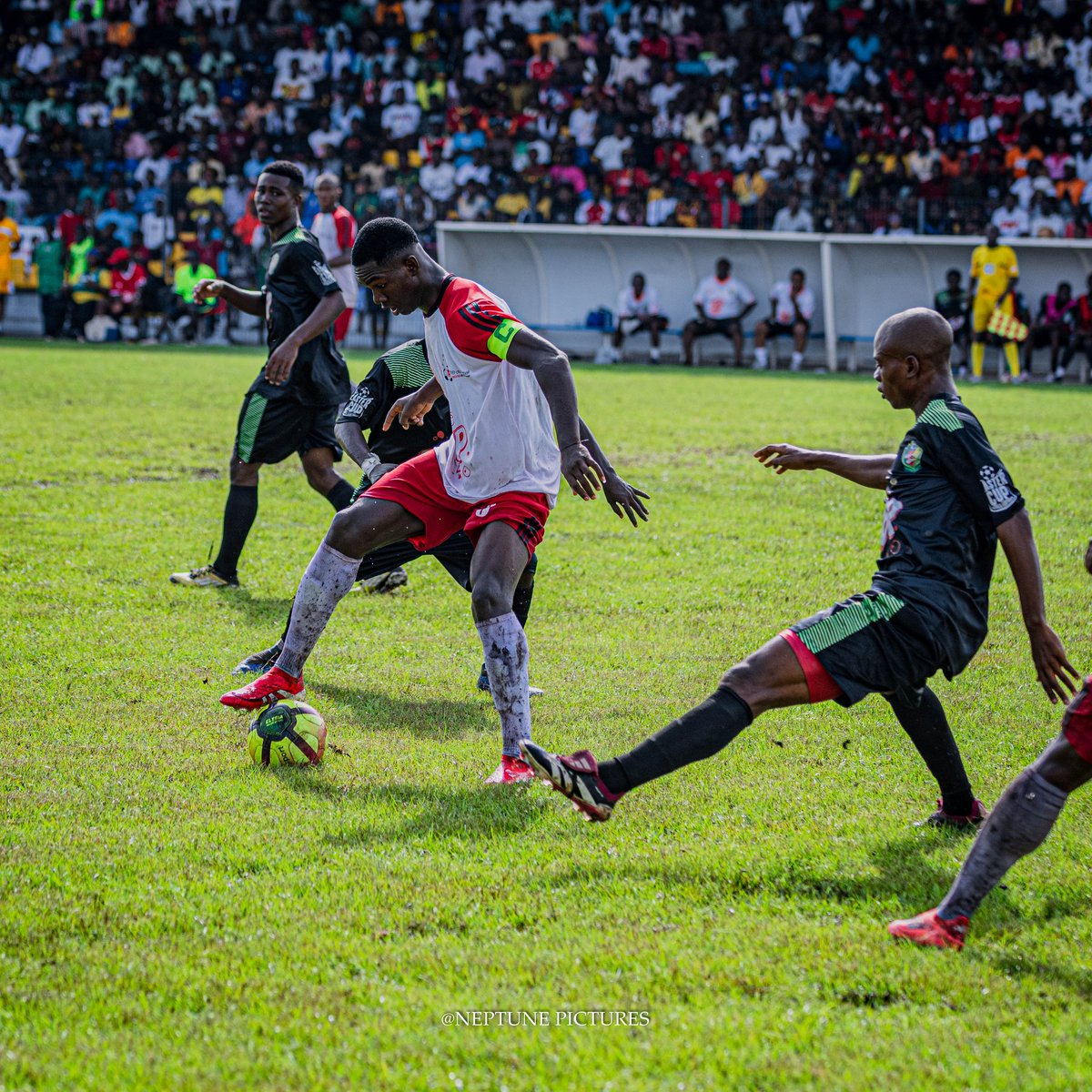 Steve_Labile's tweet photo. EASTER CUP FINALS 10th Edition 

15:00 ANAFOOT VS EFBC 
🏟️ Bepanda Annex 

EFBC can  Revenge today after  who lost 2 goals to 1 against ANAFOOT in their first match of the Tournament 

 #cameroon #efbc #eastercup #douala https://t.co/7hFvElNM4Y