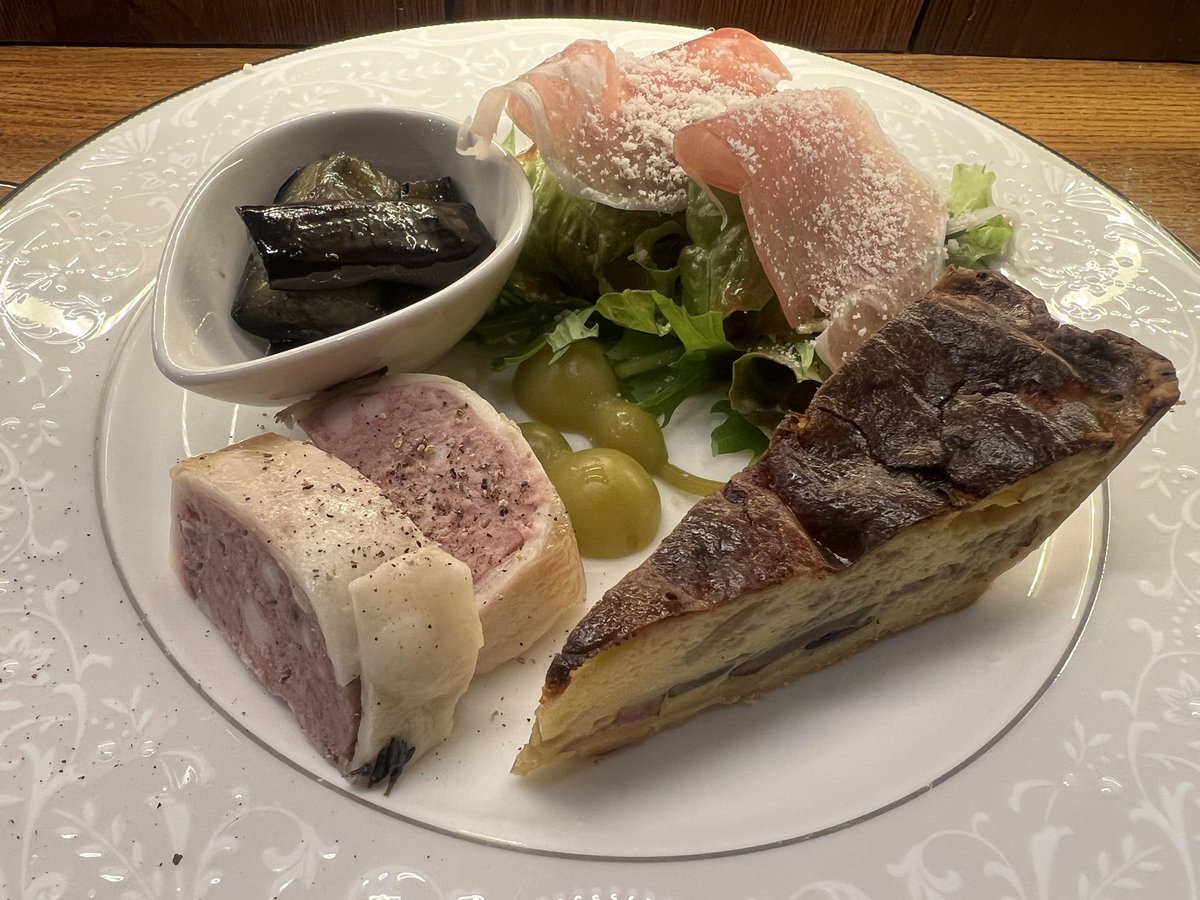 nekokogohan's tweet photo. 久々ひとり飲みたのしい https://t.co/YojiLeRm8a