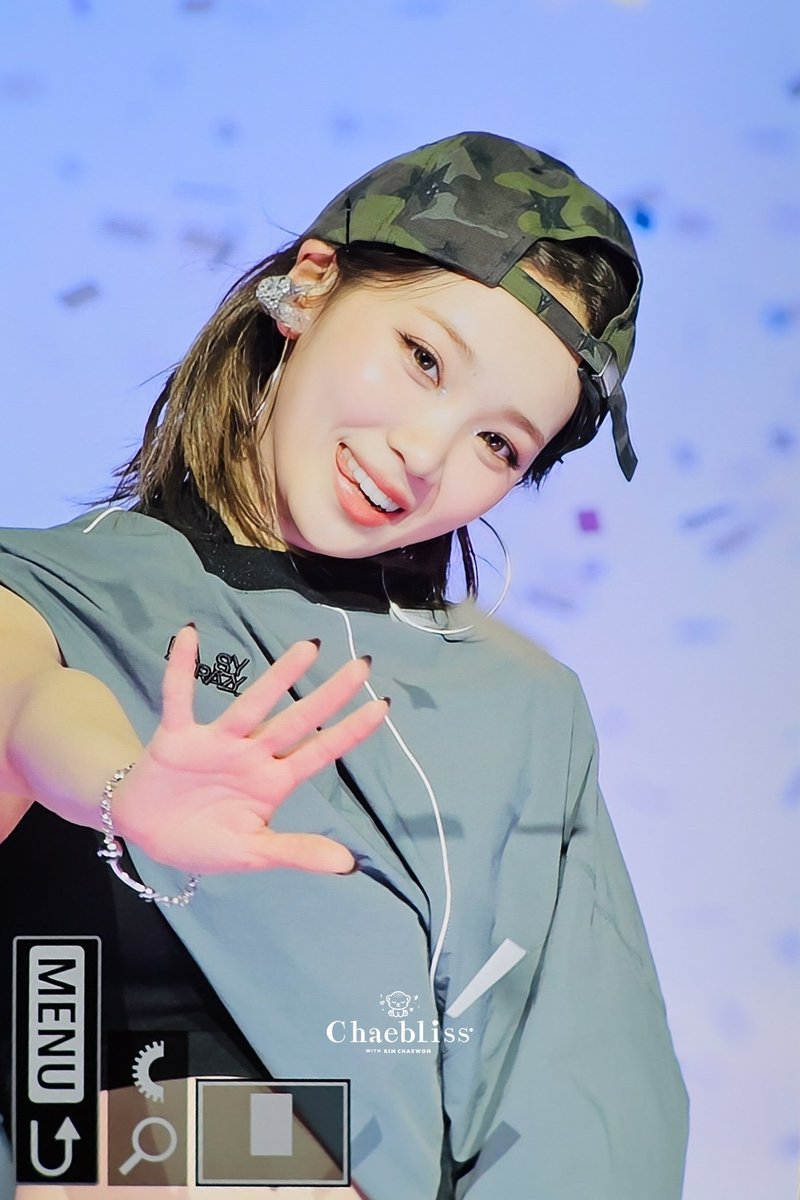 kimchaewonpics's tweet photo. 250419 © chaebliss00 https://t.co/zflLMjroOl