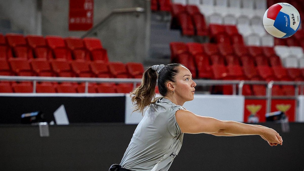 modalidadesslb's tweet photo. ๐ De olhos postos no jogo 1 da final do play-off do Campeonato Nacional! ๐๐ฅ
๐ SC Braga | ๐ Segunda-feira, ร s 20h00
๐ Pavilhรฃo 2 | ๐ https://t.co/Qu6FZmvpJw
#VรณleiBenficaFem โข #PeopleToPeople #Metronumbers #MBW #PointS @adidas https://t.co/mr2vnS2HIb
