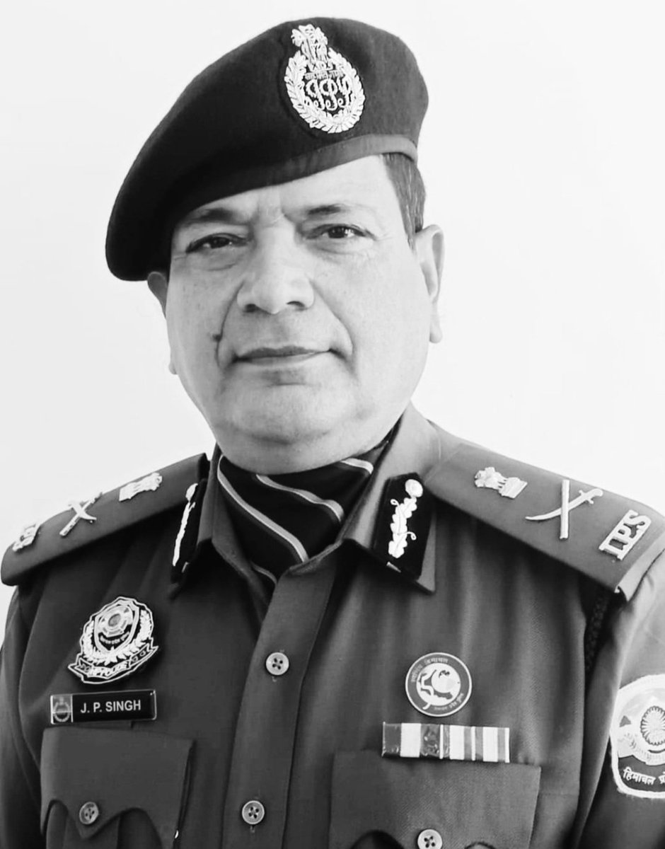 "अपि स्वर्णमयी लंका न मे लक्ष्मण रोचते।
जननी जन्मभूमिश्च स्वर्गादपि गरीयसी।।" --(वाल्मीकि रामायण)

'वाल्मीकि रामायण' में भगवान श्रीराम लक्ष्मण जी से कहते हैं : 'लक्ष्मण, यह स्वर्णमयी लंका मुझे पसन्द नहीं है। माता और मातृभूमि स्वर्ग से भी श्रेष्ठ होती है।'