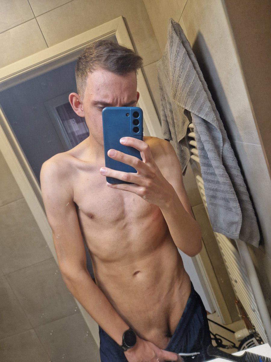 Taking a shower after the gym. #twink #belguim #gay #shower #fistpost