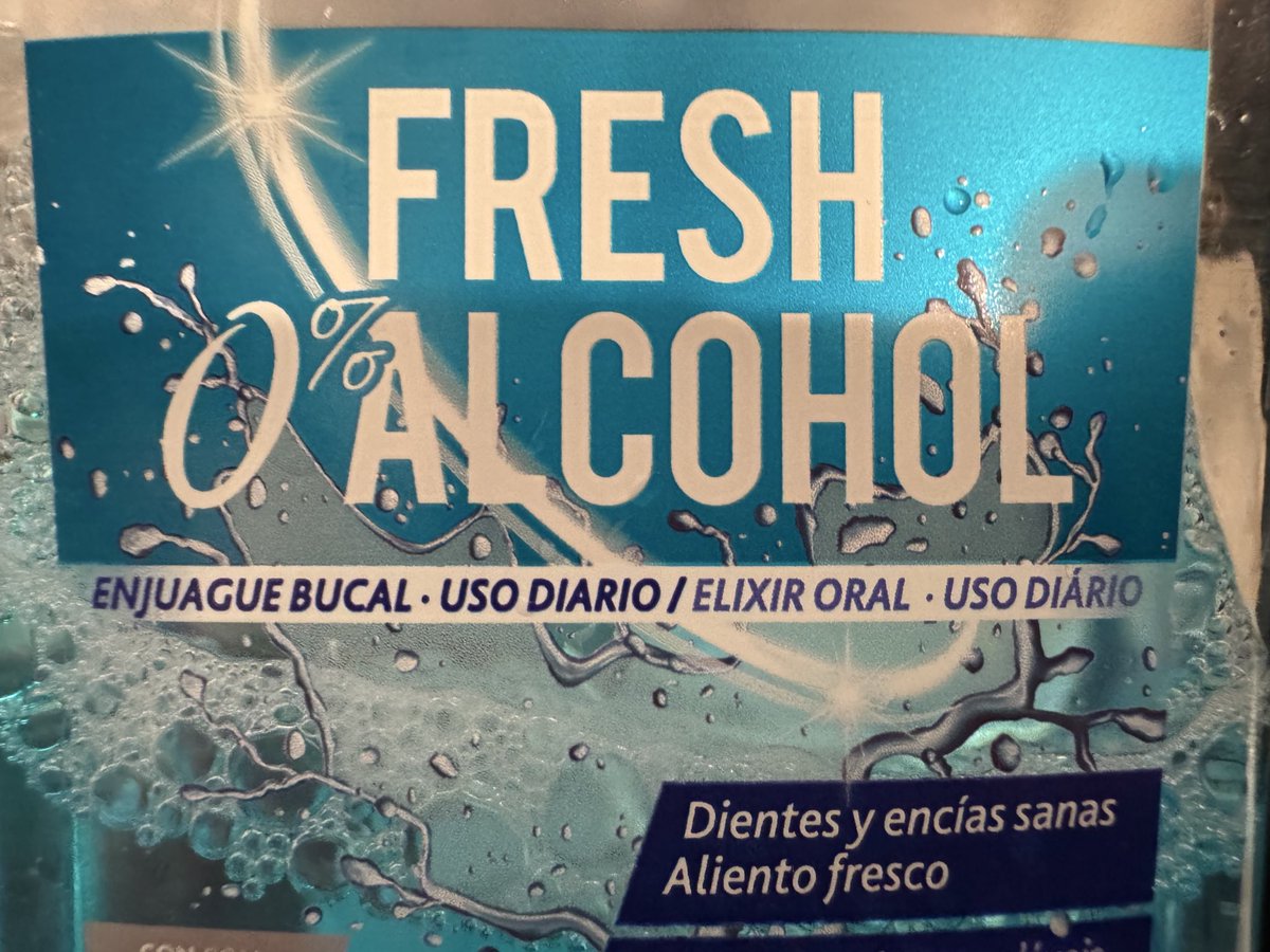 gjust00's tweet photo. Enjuague bucal en portugués es ELIXIR BUCAL, esto es increíble https://t.co/QNDkve3MF8