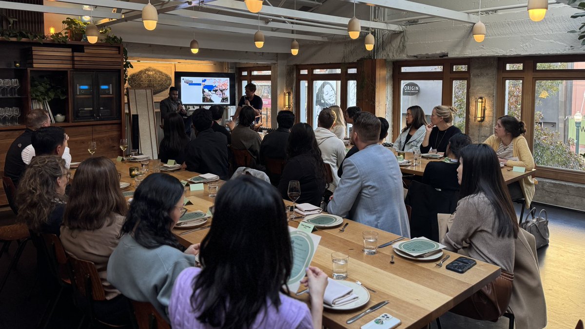 DeepLcom's tweet image. DeepL Connect has arrived in the US! Last week, we hosted our first gatherings for Tech, Localization and Product leaders in San Francisco and New York.
Look out for more DeepL Connect events across the US soon.
#DeepLConnect #LanguageAI