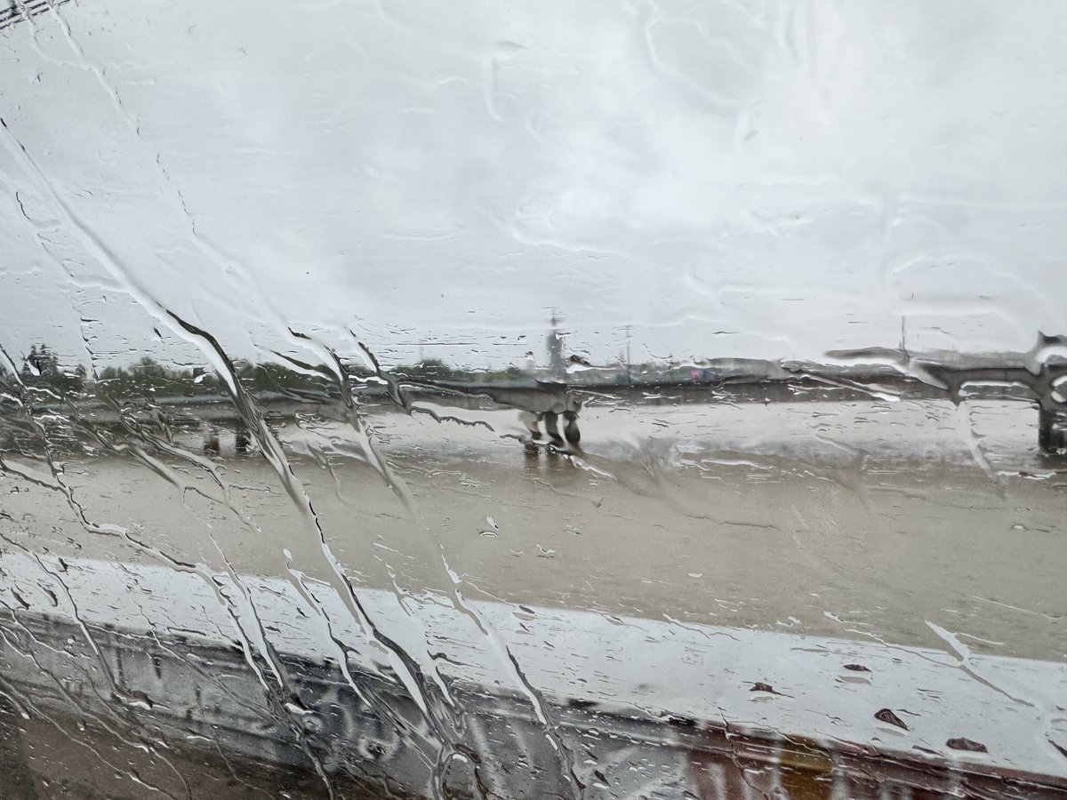 Partis ce matin avec le soleil —-> arrivée à ⁦<a href="/Bordeaux/">Bordeaux</a>⁩ sous une pluie battante 😱 ! On croise les doigts pour ⁦<a href="/BassinArcachon/">Bassin d'arcachon</a>⁩ 🤞🤞, WE avec salon nautique et présence du Belem ⛵️🤩 !!! Éclaircies demandées sur #Arcachon 🙏🙏🙏