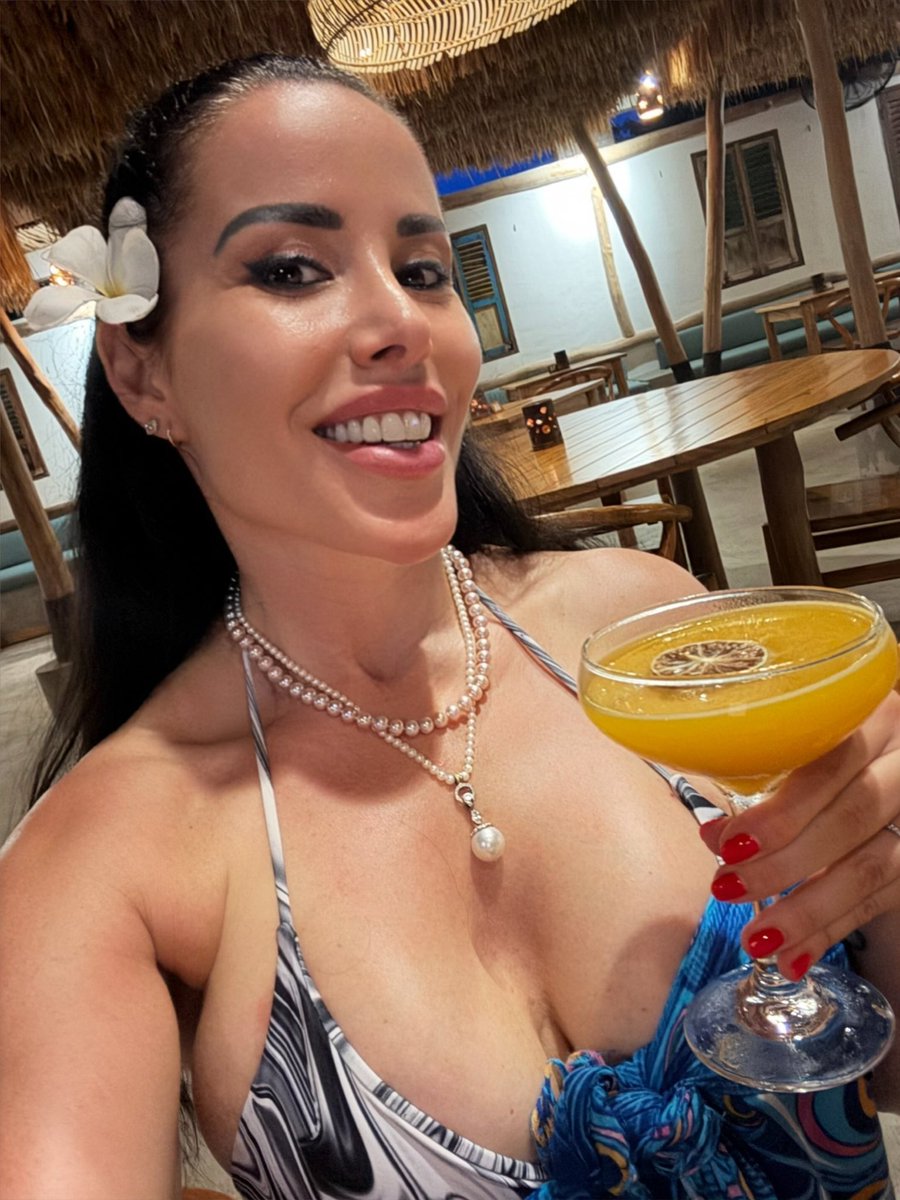 Akirafit001's tweet photo. Hello from Bali https://t.co/JtsRFseaJ9