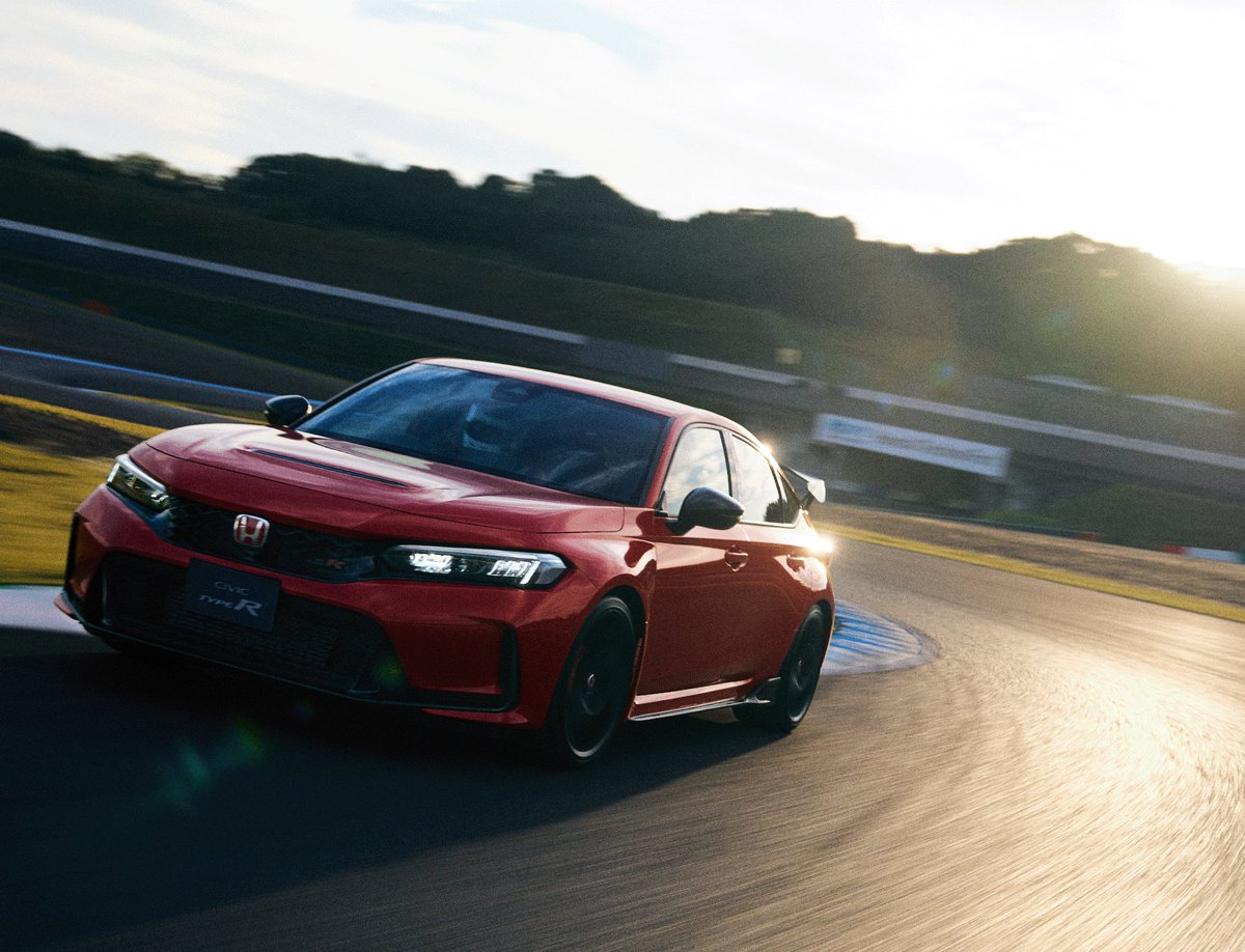 #シビックの日
[ご報告]
昨年12月にシビックタイプR RBP契約してました✌️
おそらく来年の春くらいに納車予定

大事に乗ってくださる方がいればFK7をお譲りしたいと考えてます。
買い手がなければシビック2台持ちの異常独身男性になります😇
その場合には追ってアコードの嫁ぎ先を募りますので何卒。