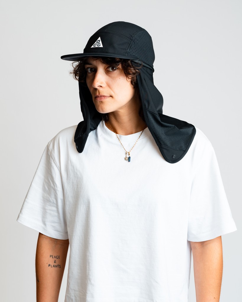 AFEWSTORE's tweet image. SHOP LINK ➡️ l8r.it/fBJX

The Nike ACG Fly Cap + Cape brings utility and breathability to the forefront — lightweight, adjustable, and built for exploration. 

#NikeACG #FlyCap #FunctionalStyle #AFEWstore