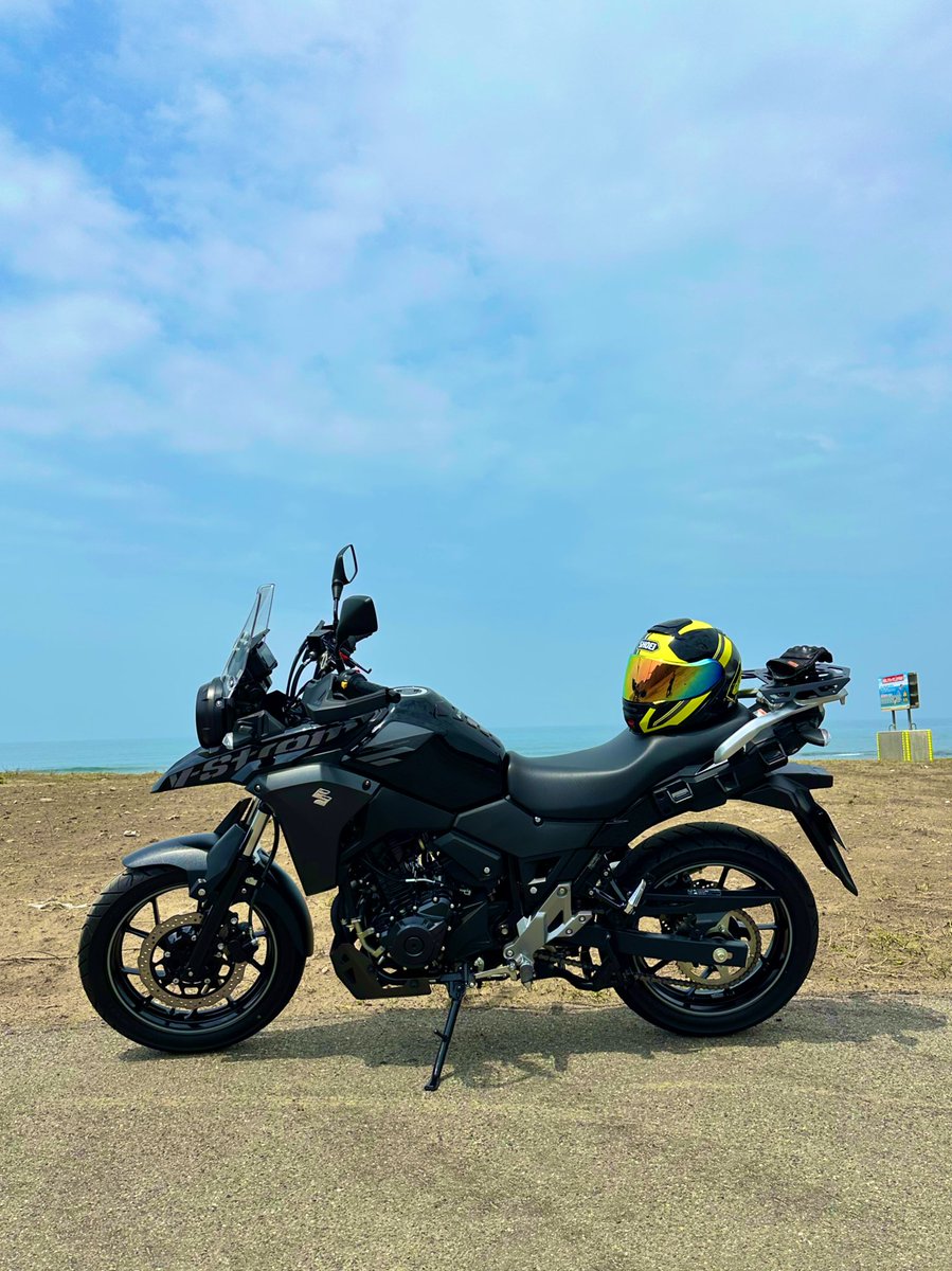 vanvan_rv200's tweet photo. 佐渡見えない🤣

 #vストローム250 https://t.co/0F99rqYbCK