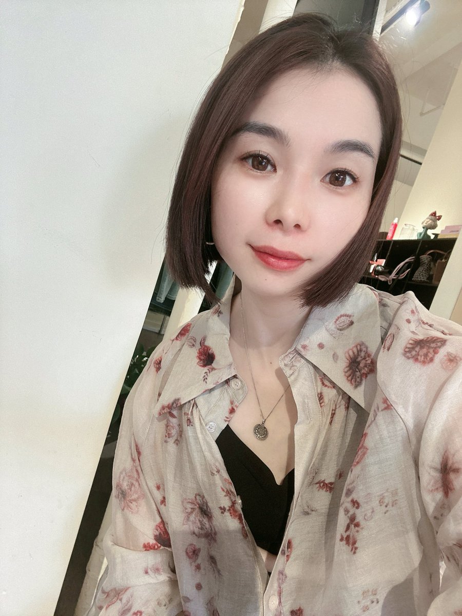 dahuaflower's tweet photo. 把自己放在暧昧期，状态就不一样了，做戏满足需求，也刚好满足空洞。不为难自己，也不用太把别人的位置看得太重。

哪里爱不爱的，无非也是证明自己罢了。 https://t.co/CojevMuB52