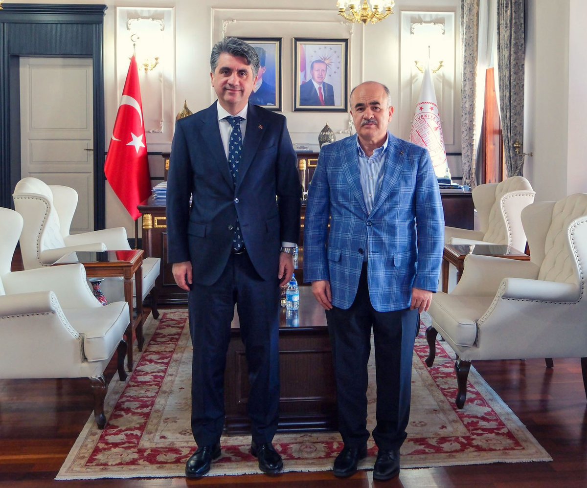 Doç. Dr. Zülkif Dağlı (@zulkifdagli) on Twitter photo Bolu Valimiz Sayın <a href="/Abdulaziz_Aydin/">Abdulaziz Aydın</a>’ı ziyaret ettim. Nazik misafirperverlikleri ve gösterdikleri samimi ilgiden dolayı şükranlarımı sunuyor, görevlerinde başarılar diliyorum. Bolu Valimiz Sayın <a href="/Abdulaziz_Aydin/">Abdulaziz Aydın</a>’ı ziyaret ettim. Nazik misafirperverlikleri ve gösterdikleri samimi ilgiden dolayı şükranlarımı sunuyor, görevlerinde başarılar diliyorum.