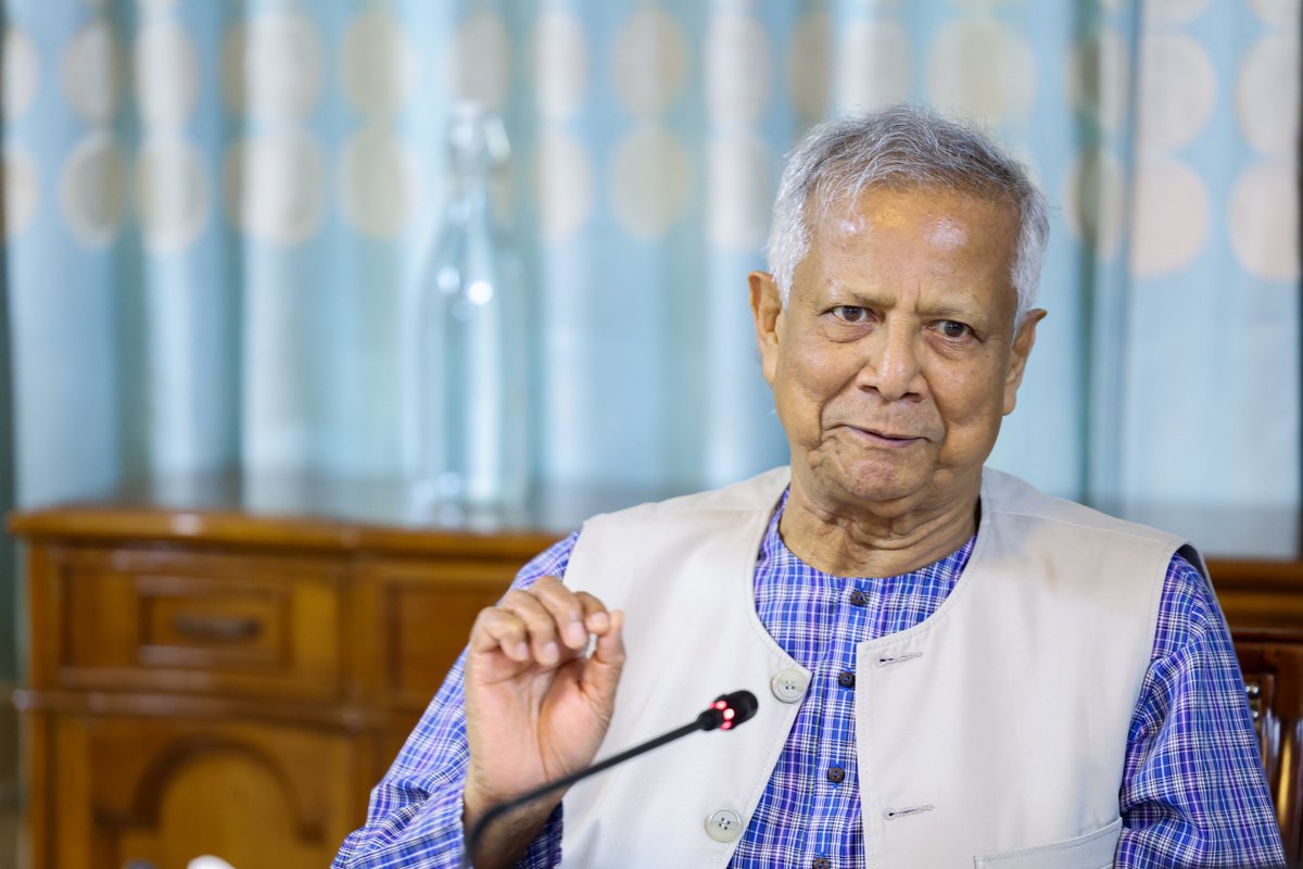 ChiefAdviserGoB's tweet photo. Women’s Affairs Reform Commission submitted its report to Chief Adviser Professor Muhammad Yunus at the State Guest House Jamuna on Saturday. https://t.co/NBvldiqvzd