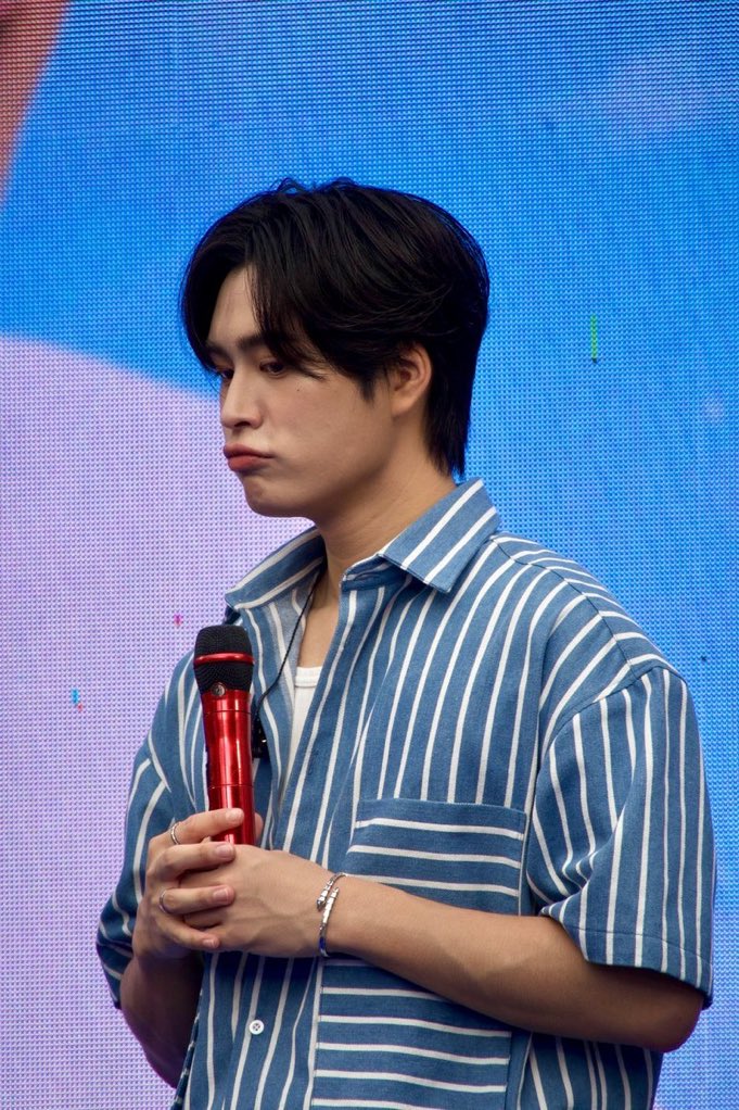 look at this hella good looking ducky boy