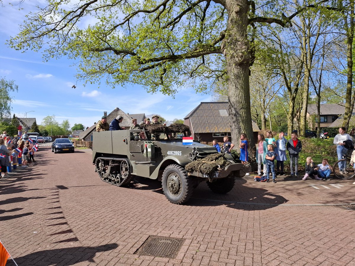 HenkWessel's tweet photo. 80 jaar Vrede en Vrijheid op de Hoge Enk... https://t.co/3YynT8Ga8j