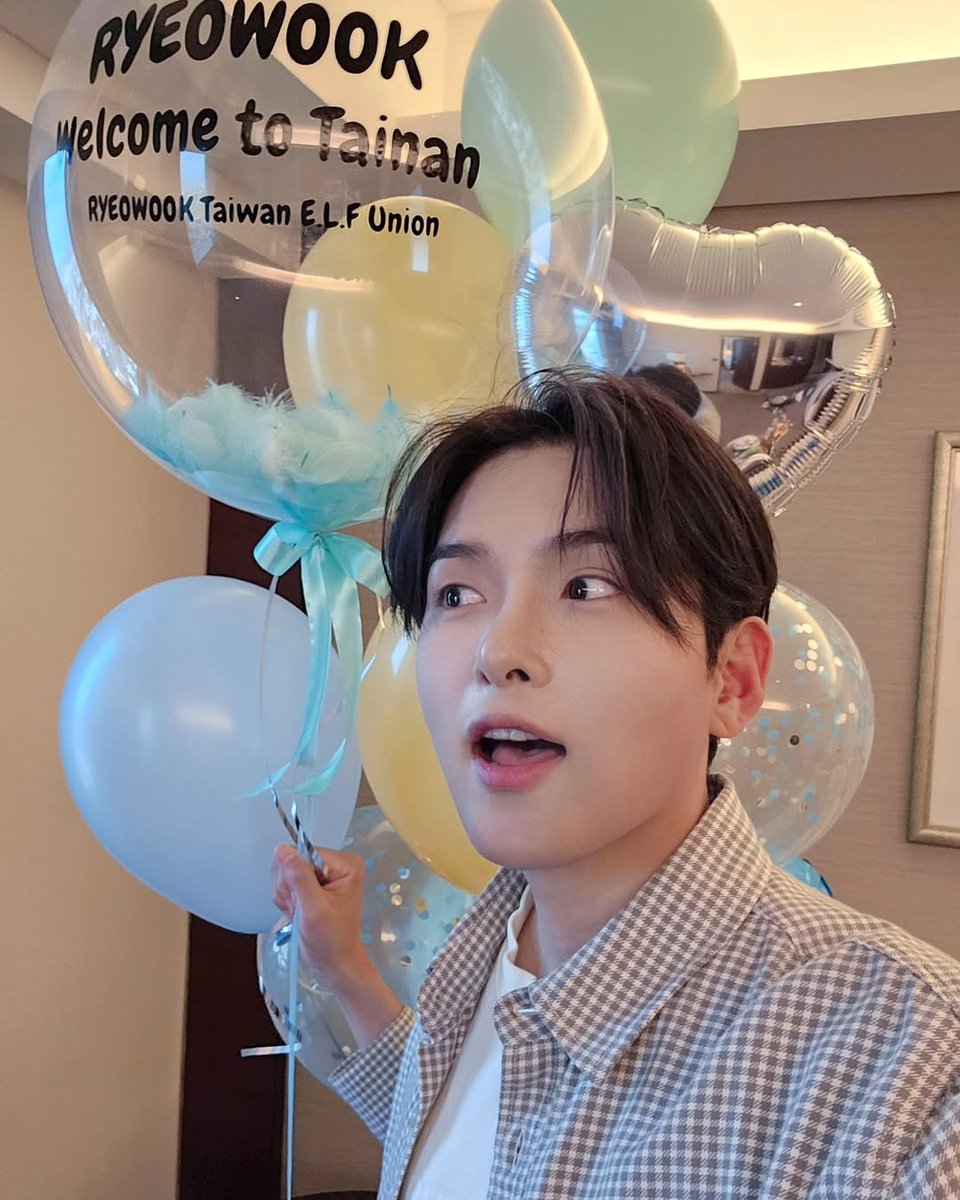 ryeogitbr's tweet photo. 190425 | Atualização de #RYEOWOOK no feed do Instagram (ryeo9ook).

"Continue sorrindo hoje~☺️✨️
#Obrigado" 

#려욱 https://t.co/dBHAXZK1p9