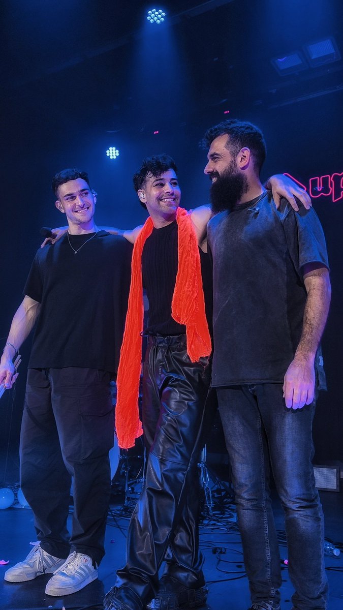 TelloNerea's tweet photo. Simplemente gracias Dicotomía Tour por todo lo que me has dado,a la gente que me ha acompañado en estos viajes de locura haciéndolos inolvidables,pero sobre todo gracias a ti por siempre curar y arreglar lo que no has roto,próxima parada Madrid @Agoney 🤍 #DicotomiaTourBarcelona https://t.co/6WBi0ReROn