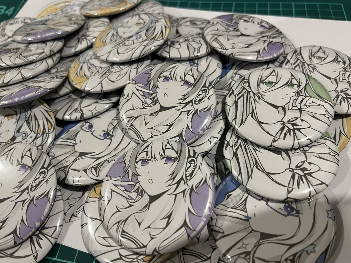 缶バッジグッズ全部手作りですよ(*´꒳`*)