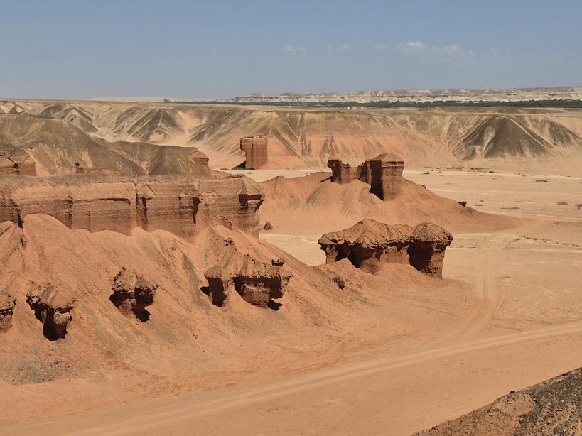 LejarretaMa's tweet photo. Paisajes espectaculares en la provincia de #Namibe en el Sur de #Angola en el desierto; Parque Nacional de Iona; las costas; las estepas y la ciudad de #Tombwa. Impresiona la inmensidad y la tranquilidad. Merece la pena conocerse. https://t.co/Ow8ny14ZHV