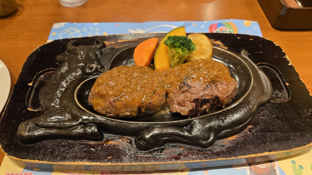LevSub's tweet photo. 今日のシメはさわやか！
静岡に来たらやっぱりこれは外せない
しかしいつ来ても人多いなぁ… https://t.co/pBW0ND1AaH