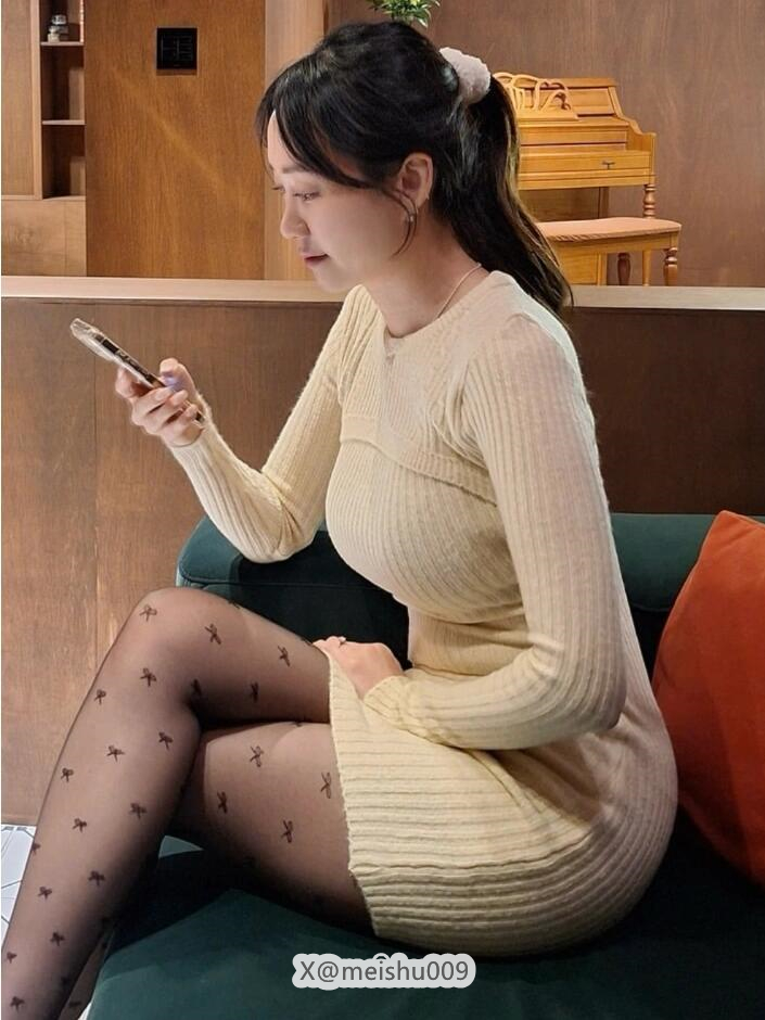奶大的女孩就是有自信 https://t.co/sjaHxE56Bz